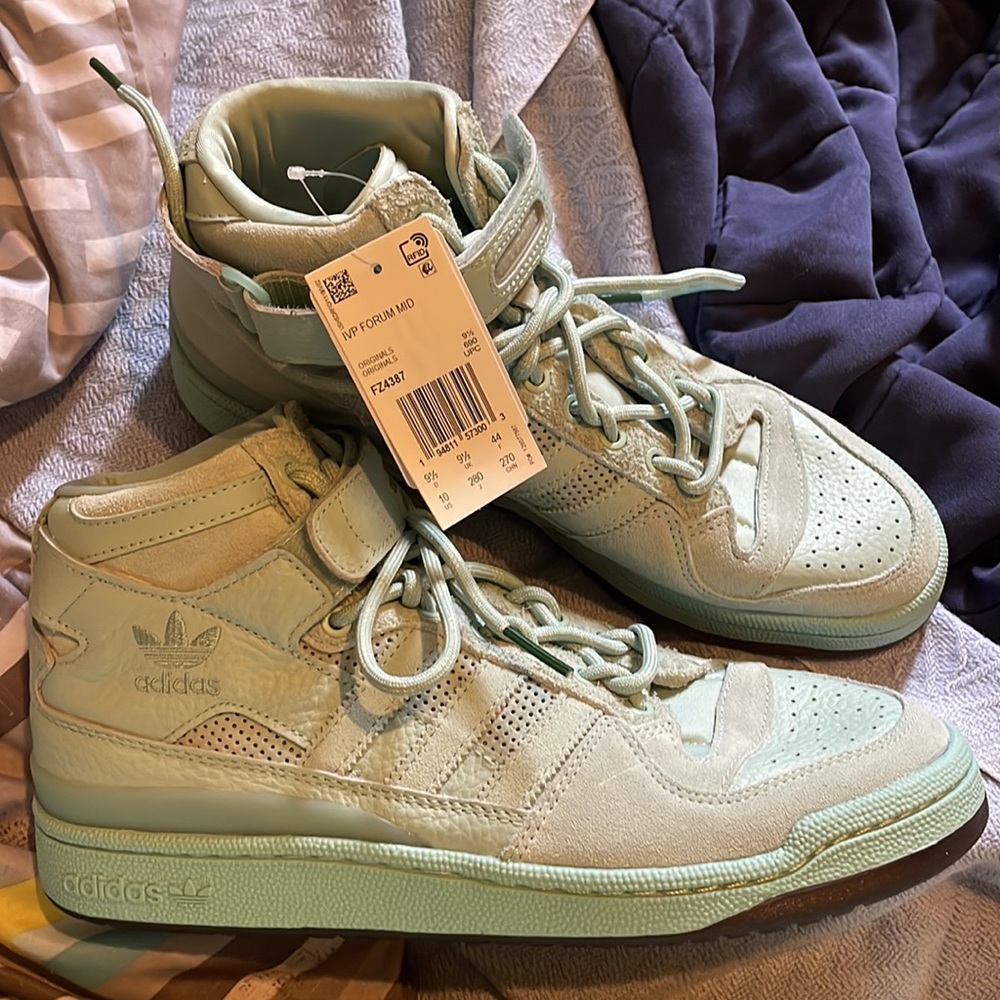 Men’s Ivy Park x Adidas Forum Mid Sneaker - Picture 8 of 9
